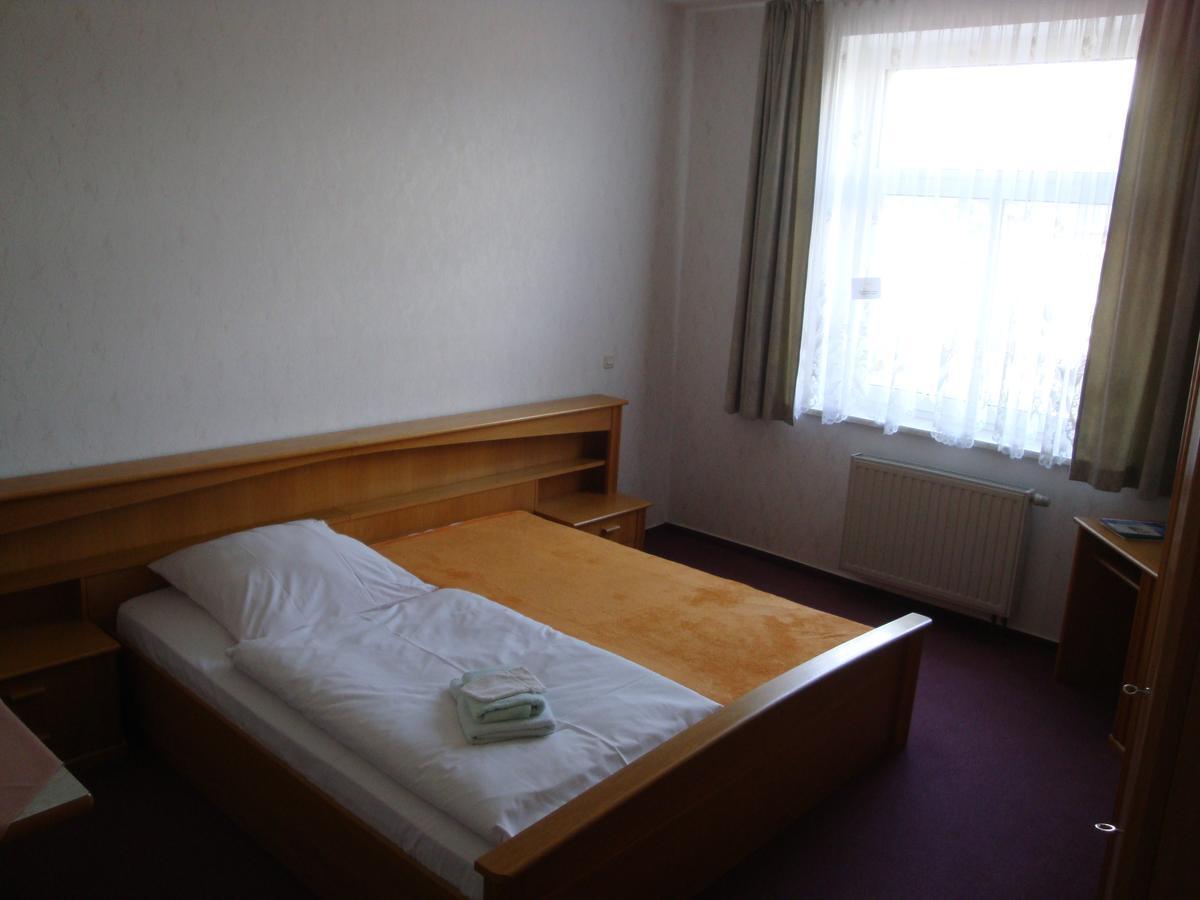 Goldener Loewe Triebes Hotel Екстериор снимка
